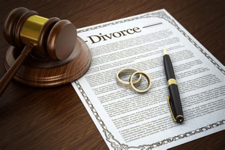 Are there tax advantages to getting divorced?