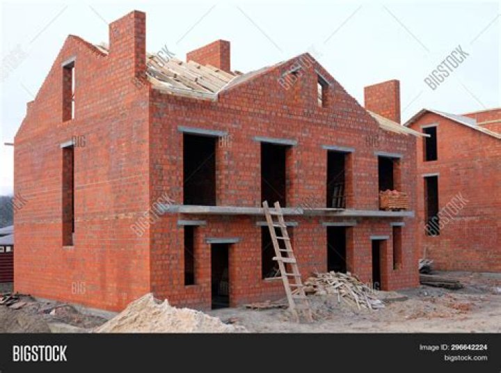 Can a house be left to four siblings?