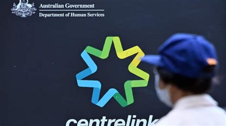 Can permanent residents get Centrelink payments?