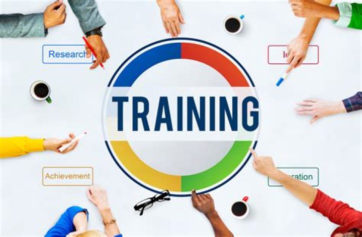 Do franchisees receive training?