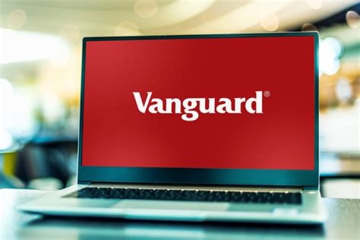 Does Vanguard have target date funds?