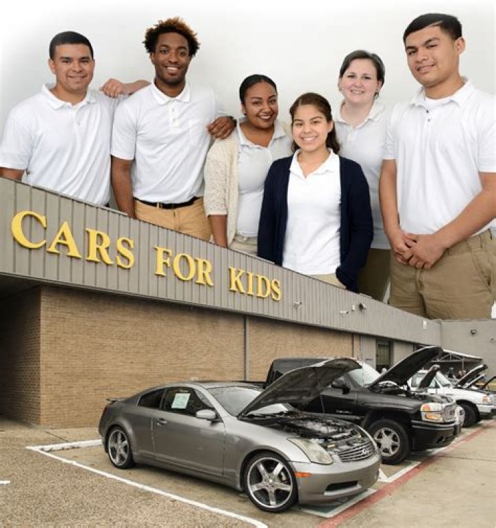 What does the Kidney Foundation do with donated cars?